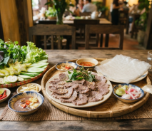 Bò tơ luộc bánh tráng ăn kèm gì để đúng vị Tây Ninh?