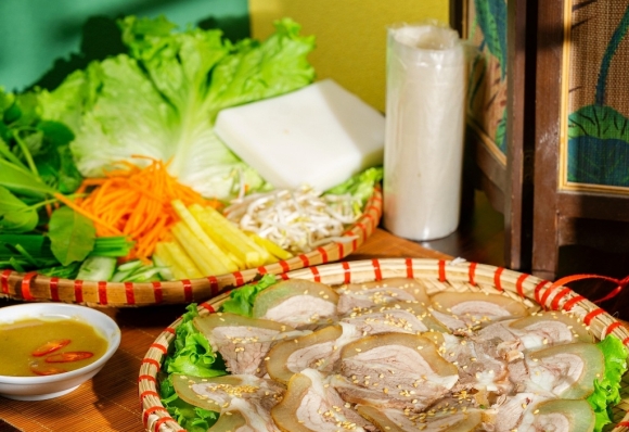 thit-bo-to-luoc-banh-trang